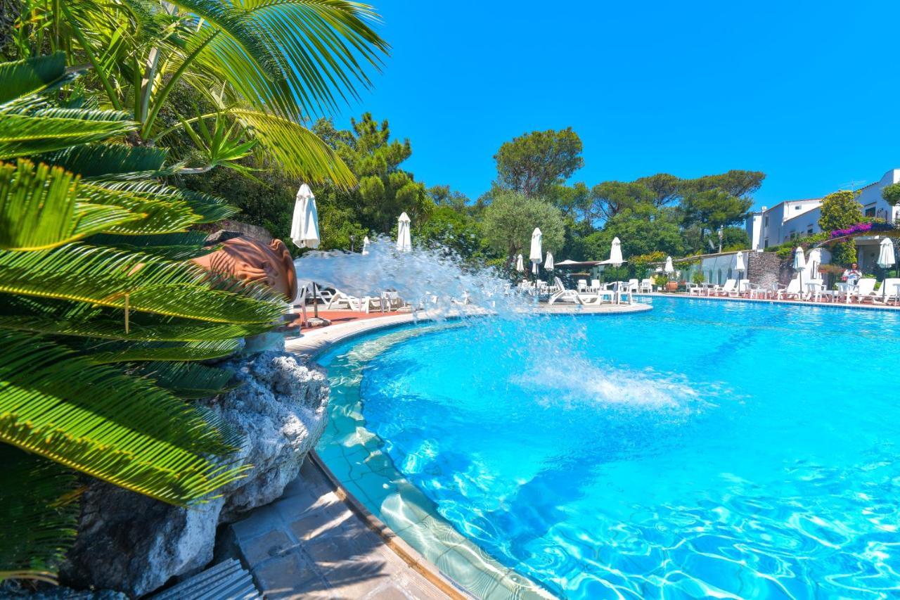 Hotel Pineta ايسكيا المظهر الخارجي الصورة