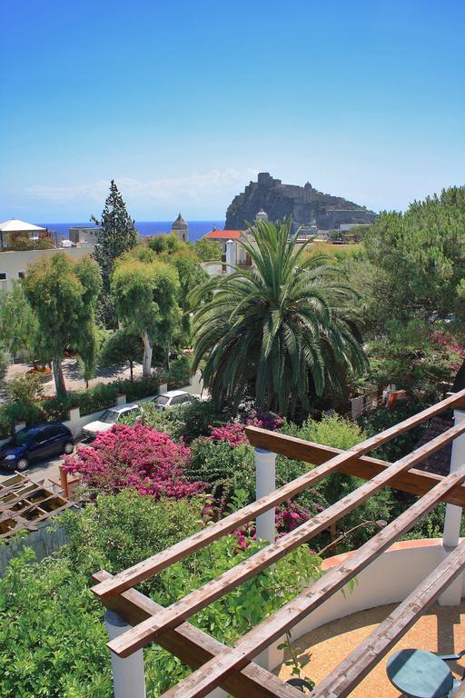 Hotel Pineta ايسكيا المظهر الخارجي الصورة
