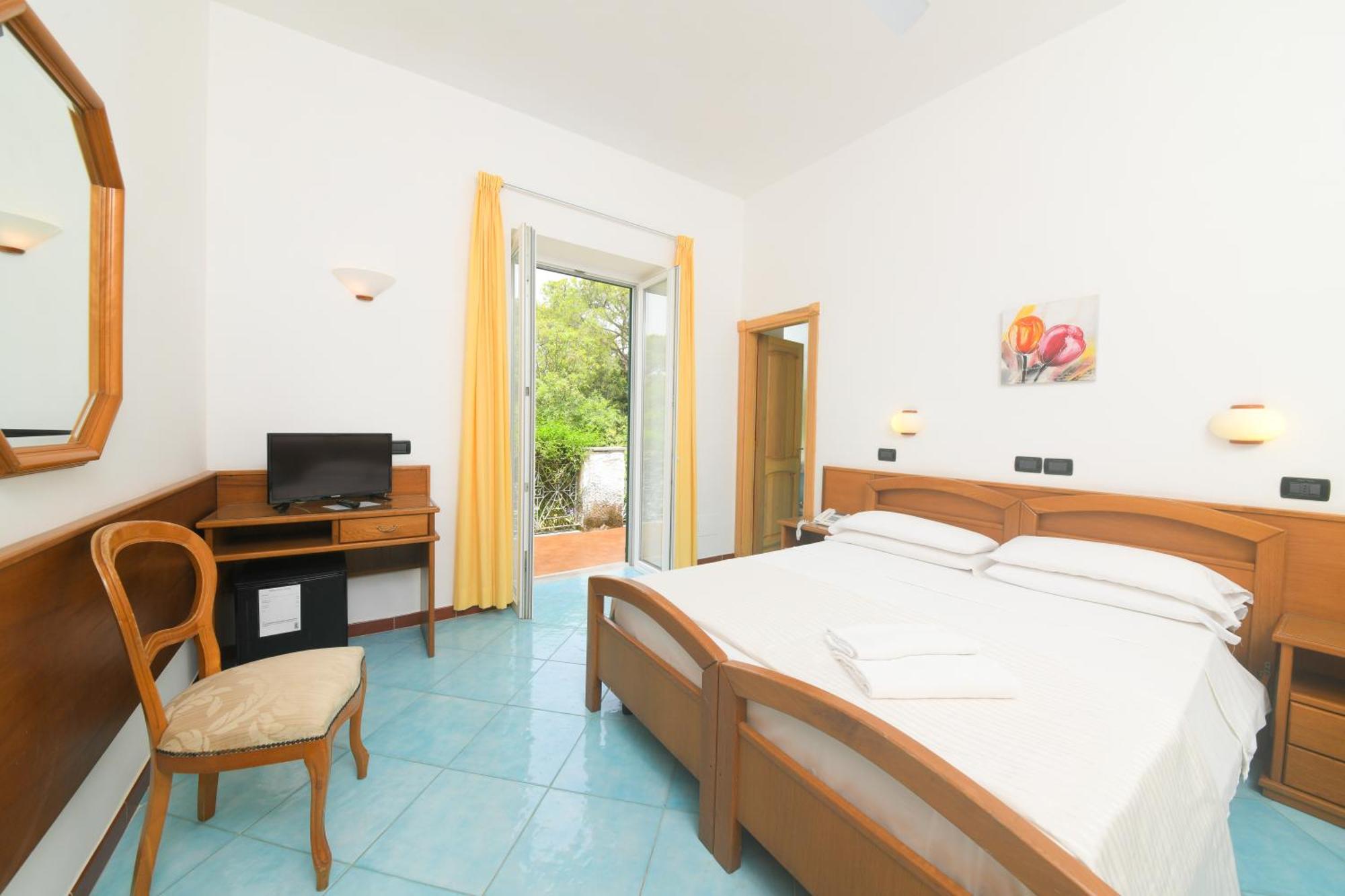 Hotel Pineta ايسكيا الغرفة الصورة