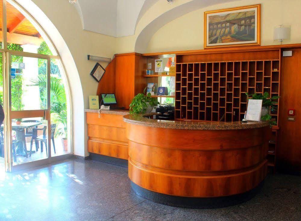 Hotel Pineta ايسكيا المظهر الخارجي الصورة